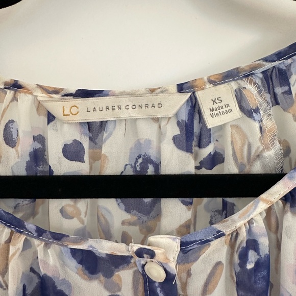 LC Lauren Conrad floral flowy blouse top - Picture 3 of 10